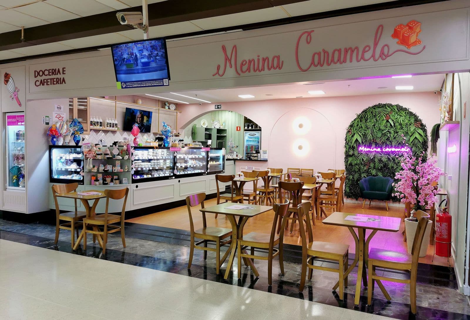 Menina Caramelo Doceria e Cafeteria
